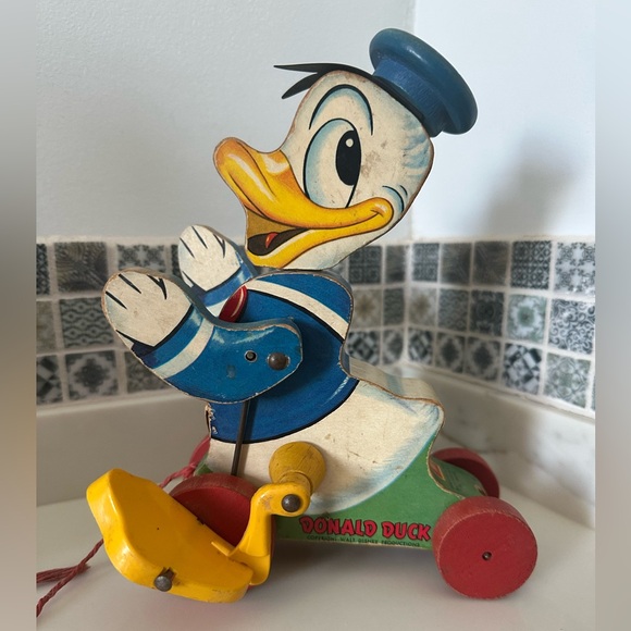 Vintage Donald Duck Fisher Price Wooden Pull Toy Exceptional condition for age - Picture 3 of 6